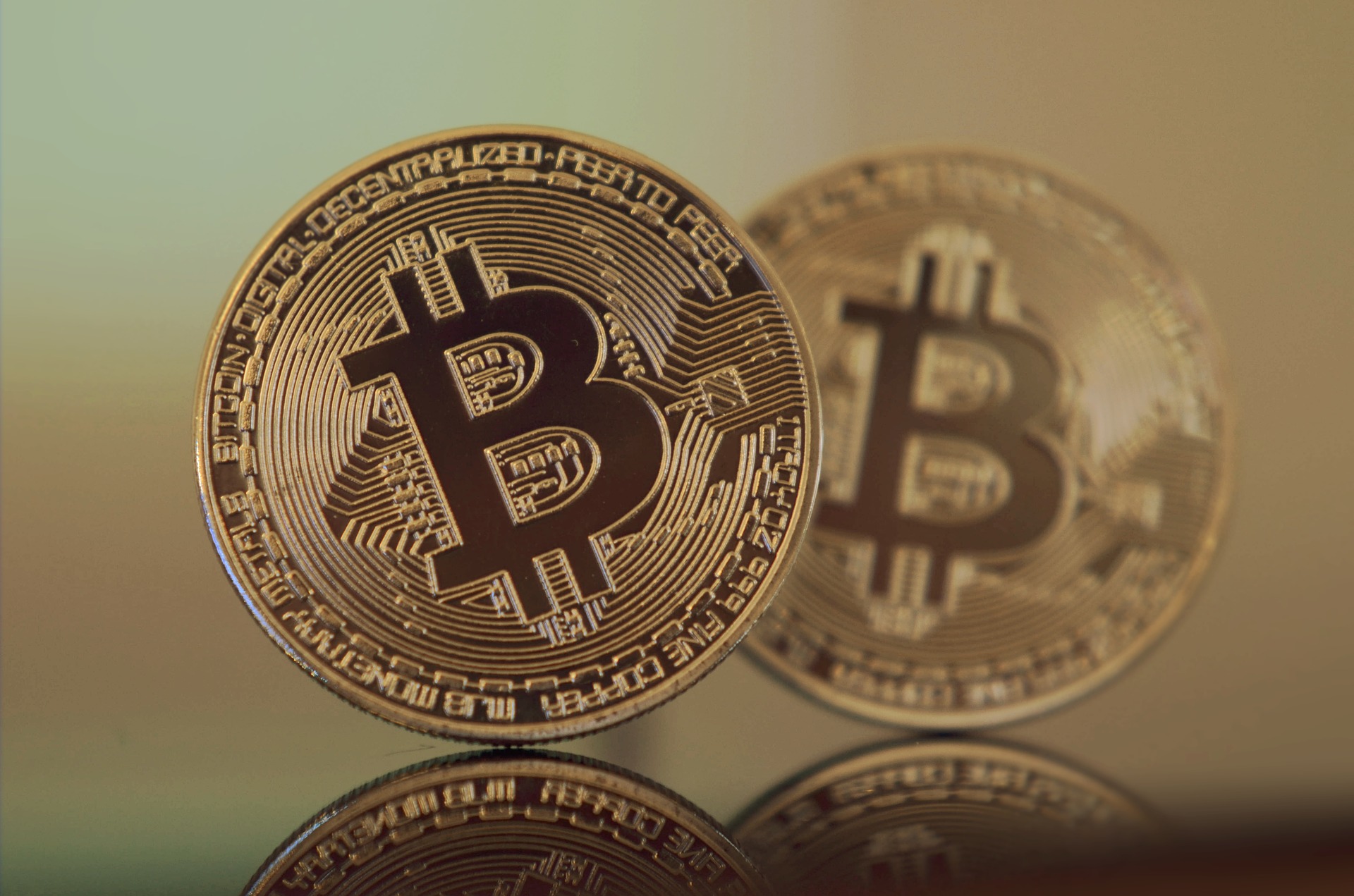 US Government Feeling the Pressure of Bitcoin on Dollar